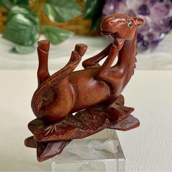 Vintage Red Boxwood Hand Carved Horse Netsuke Figurine W Inset Glass Eyes 2.75" - Picture 7 of 16